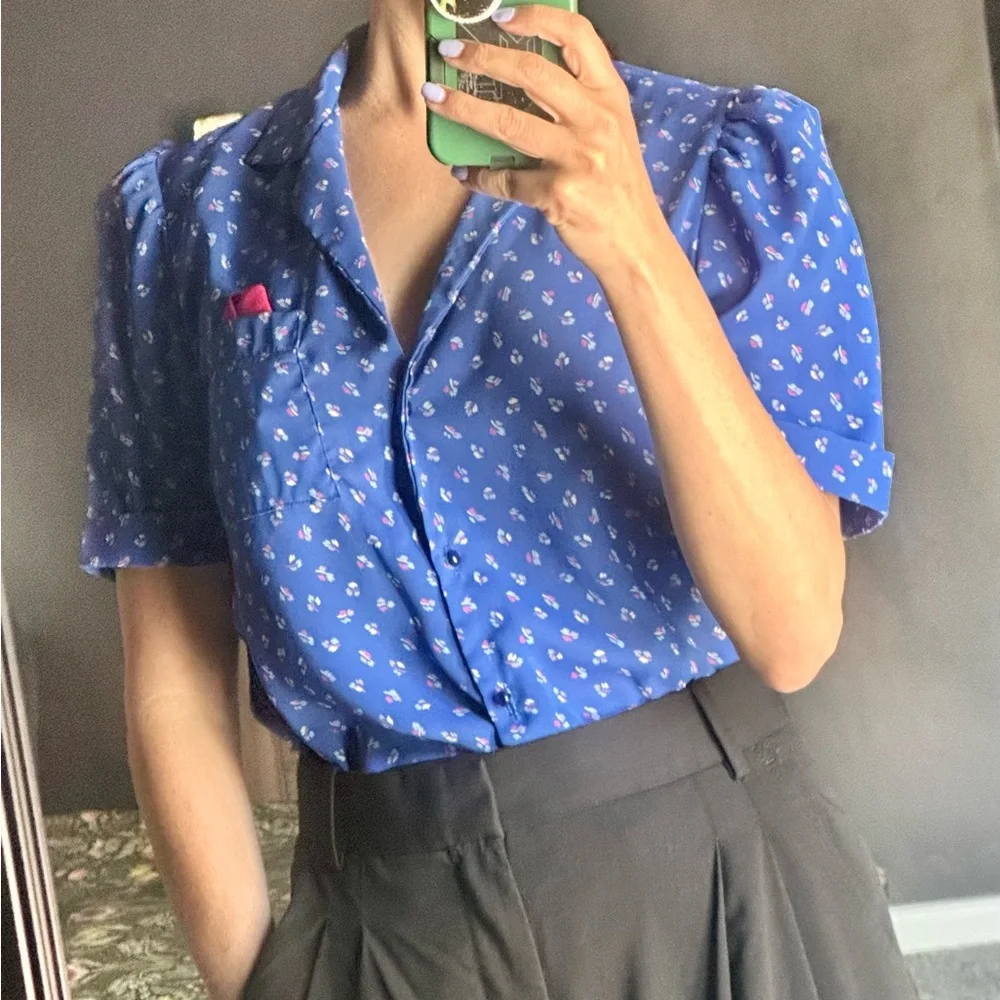 Vintage Office-wear 80’s Eber Etc. Blue Abstract Floral Button Blouse - Picture 1 of 14